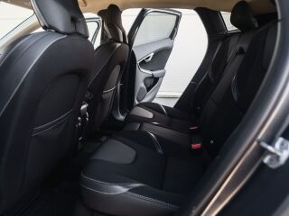 Volvo V40 Momentum 1.6 R4 D2 84кВ