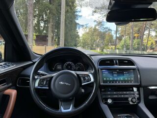 Jaguar F-Pace Portfolio 3.0 221kW