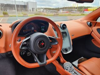 McLaren 570S 3.8 V8 3.8 Twinturbo V8 419kW