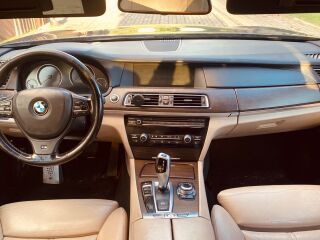 BMW 740 M-Pakett 3.0 225кВ