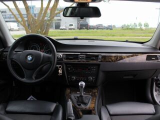 BMW 325 3.0 190kW