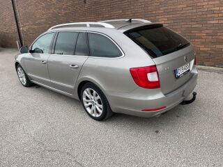 Skoda Superb 4 x 4 2.0 TDI 103кВ