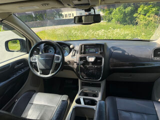 Chrysler Town & Country 3.6 v6 211кВ