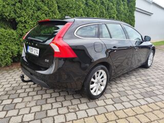 Volvo V60 MOMENTUM 1.6 R4 D2 84кВ
