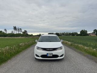 Chrysler Pacifica Limited 3.6 214kW