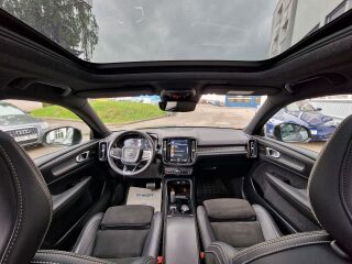 Volvo XC40 R-DESIGN AWD 4x4 HARMAN/KARDON 2.0 R4 110кВ