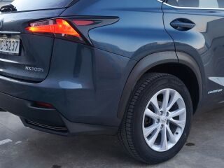 Lexus NX 300h AWD Hybrid Luxury 2.5 R4 16V 145kW