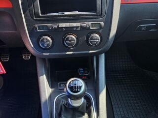 Volkswagen Golf GTI 2.0 147kW