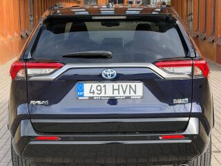 Toyota RAV4 Plug-in hybriid 2.5 136kW