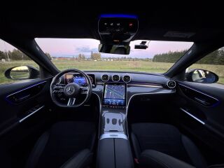 Mercedes-Benz C 300 S206 AMG package 2.0 195kW
