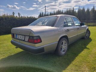 Mercedes-Benz E 300 3.0 83kW