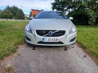 Volvo V60 D3 Momentum 2.0 R5 120кВ