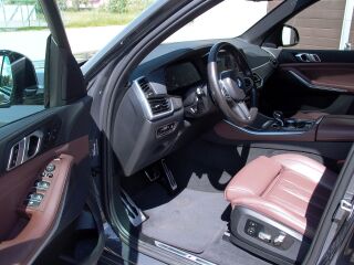 BMW X5 xDrive30d M Sports package 3.0 210kW