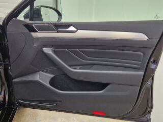 Volkswagen Passat Executive IQ LIGHT Maatriks 2.0 TDI 110kW