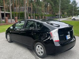 Toyota Prius 1.8 73kW