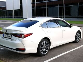 Lexus ES 300h 2.5 131kW