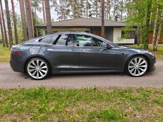 Tesla Model S 75D 386kw 158kW