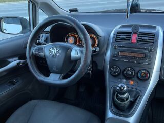Toyota Auris 1.4 66kW