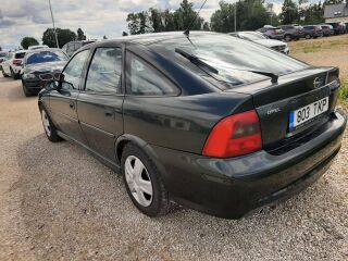 Opel Vectra 1.8 92кВ