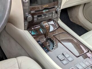 Lexus LS 460 President 4.6 V8 280kW