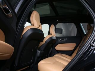 Volvo XC60 AWD ULTIMATE DARK XENIUM LUXURY FULL 2.0 B5 KERS Mild Hybrid 183kW