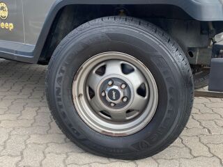 Jeep Wrangler Sahara Edition 4.2 R6