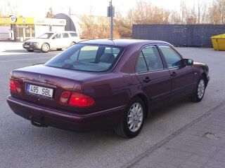 Mercedes-Benz E 200 2.0 R4 100kW