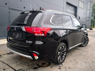Mitsubishi Outlander PHEV pistikhübriid 4WD 2.0 89/50kw 139кВ