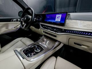 BMW X7 Sky lounge M-paket Individual 3.0 250kW
