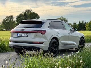 Audi e-tron S-line 55 158kW