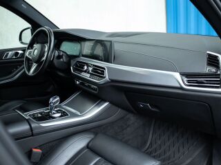 BMW X5 xDrive M-Pakett Performance 3.0 210kW