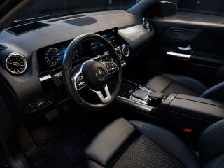 Mercedes-Benz EQA 300 4 MATIC Night package 168kW