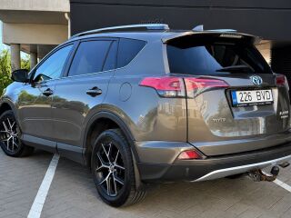 Toyota RAV4 Style Facelift Edition 2.5 114кВ