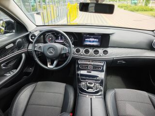 Mercedes-Benz E 220 Avantgarde 2.0 143кВ