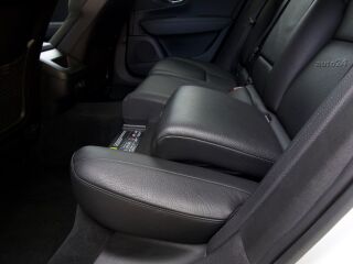 Volvo S90 Momentum D4 2.0 R4 TDI CR 140kW