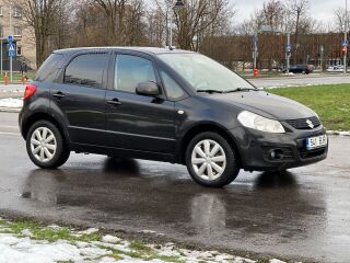 Suzuki SX4 Laxery edition 1.5 R4 16v 82kW