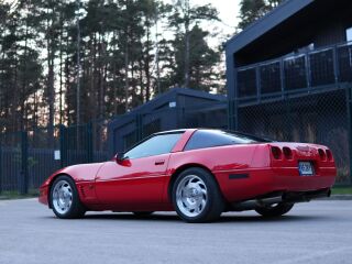 Chevrolet Corvette 5.7 221kW