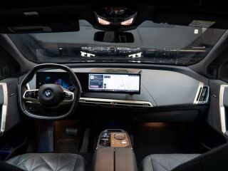 BMW iX xDrive 40 Sports Package 240кВ
