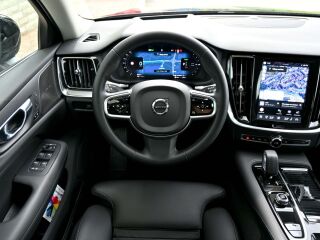 Volvo V60 AWD T6 H&K   DARK PLUS XENIUM INTELLI SAFE PRO 2.0 Long Range T6 plug in 293kW