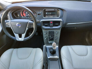 Volvo V40 SUMMUM XENIUM 1.6 T3 110кВ