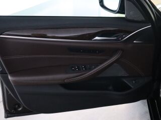 BMW 530 d xDrive Touring Luxury Line 3.0 195кВ