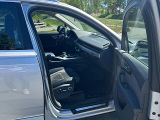 Audi Q7 3.0 V6 TDI 200кВ