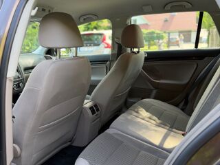 Volkswagen Golf 1.6 77кВ