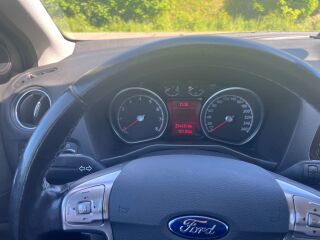 Ford Mondeo Ghia 2.3 118кВ