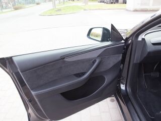 Tesla Model Y Long Range AWD Dual Motor 378kW