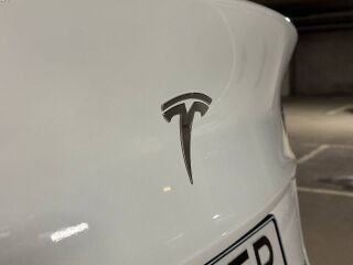 Tesla Model Y Long Range Dual AWD 378kW 153kW