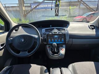 Renault Grand Scenic Privilege 2.0 99kW