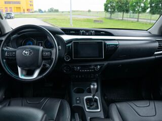 Toyota Hilux 2.4 110kW