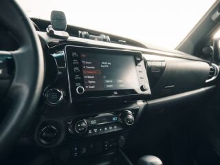 Toyota Hilux 2.8 150кВ