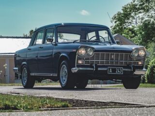 Fiat 2300 Berlina Lusso 2.3 R6 86kW